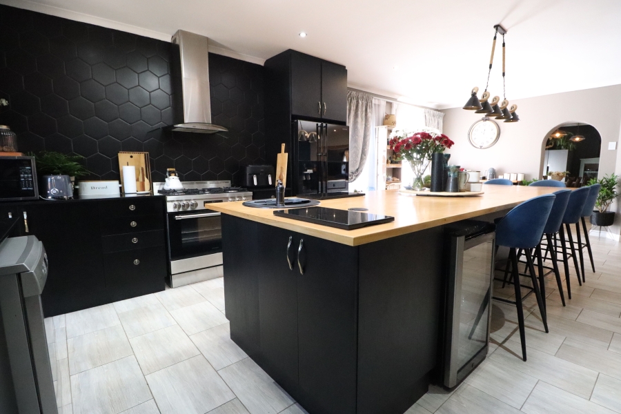 4 Bedroom Property for Sale in Sherwood Eastern Cape